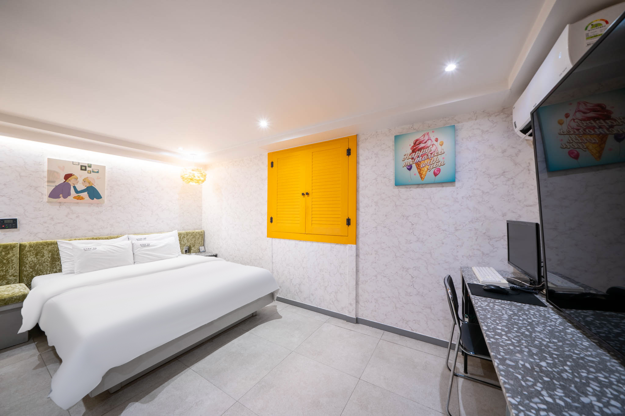 room detail thumbnail 2