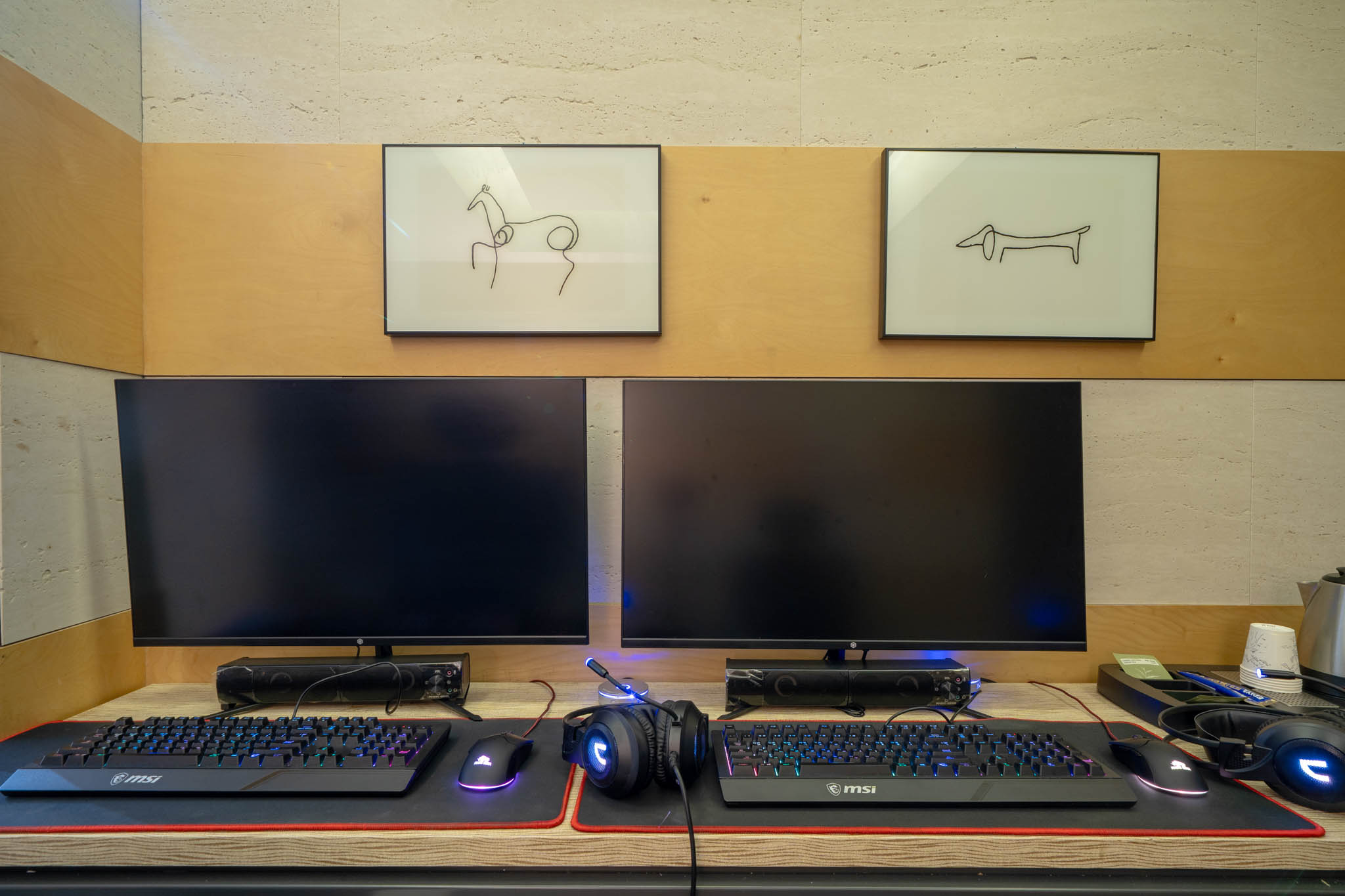 room detail thumbnail 2