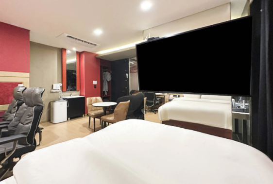 room detail thumbnail 1