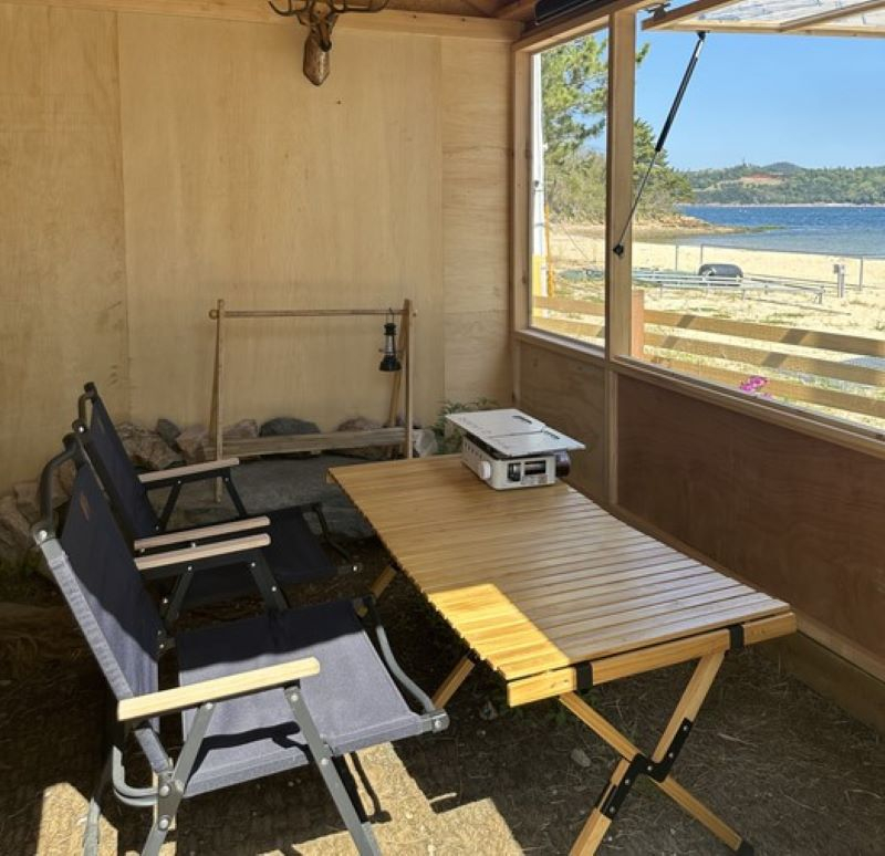 room detail thumbnail 2