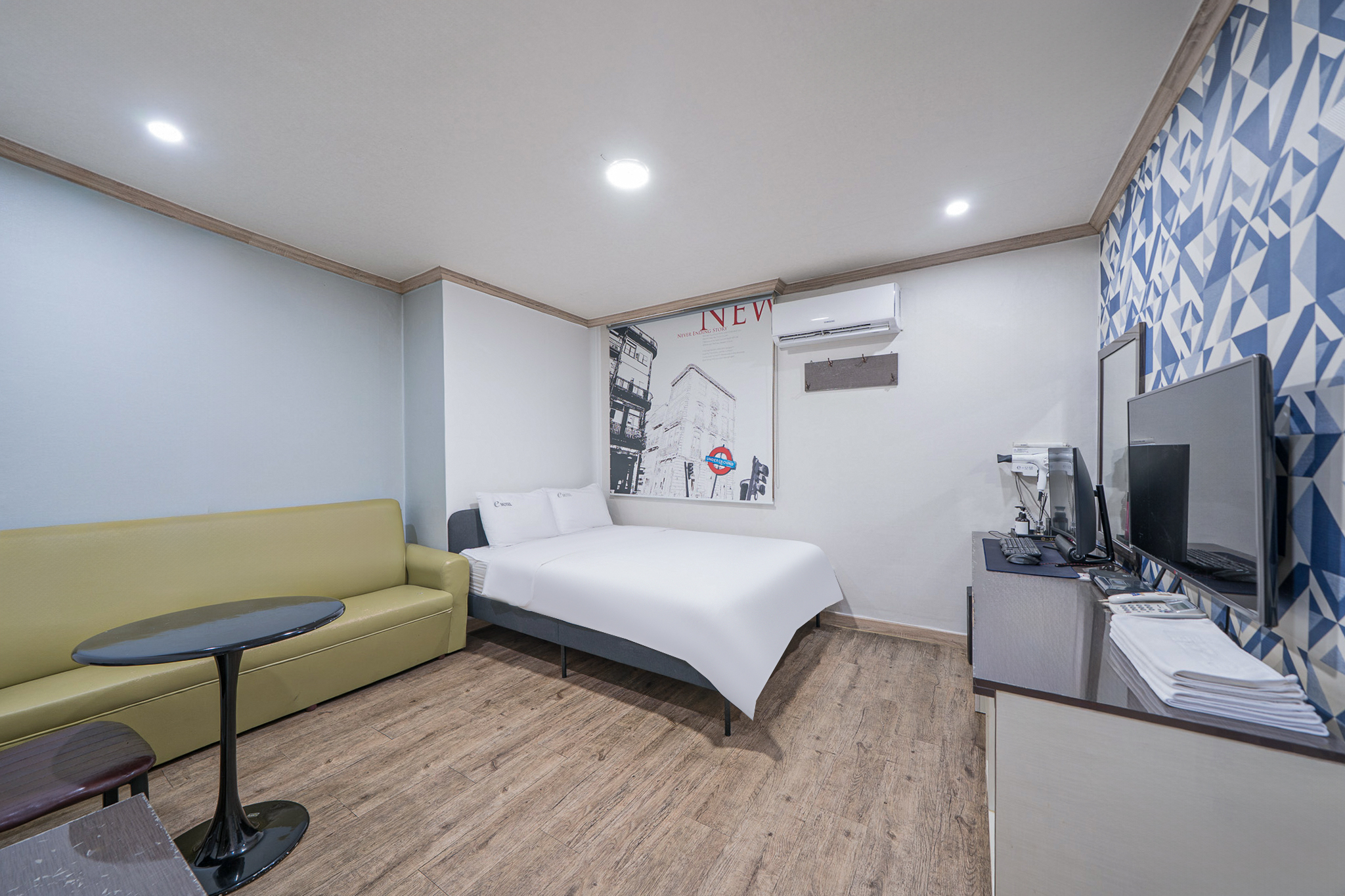 room detail thumbnail 0