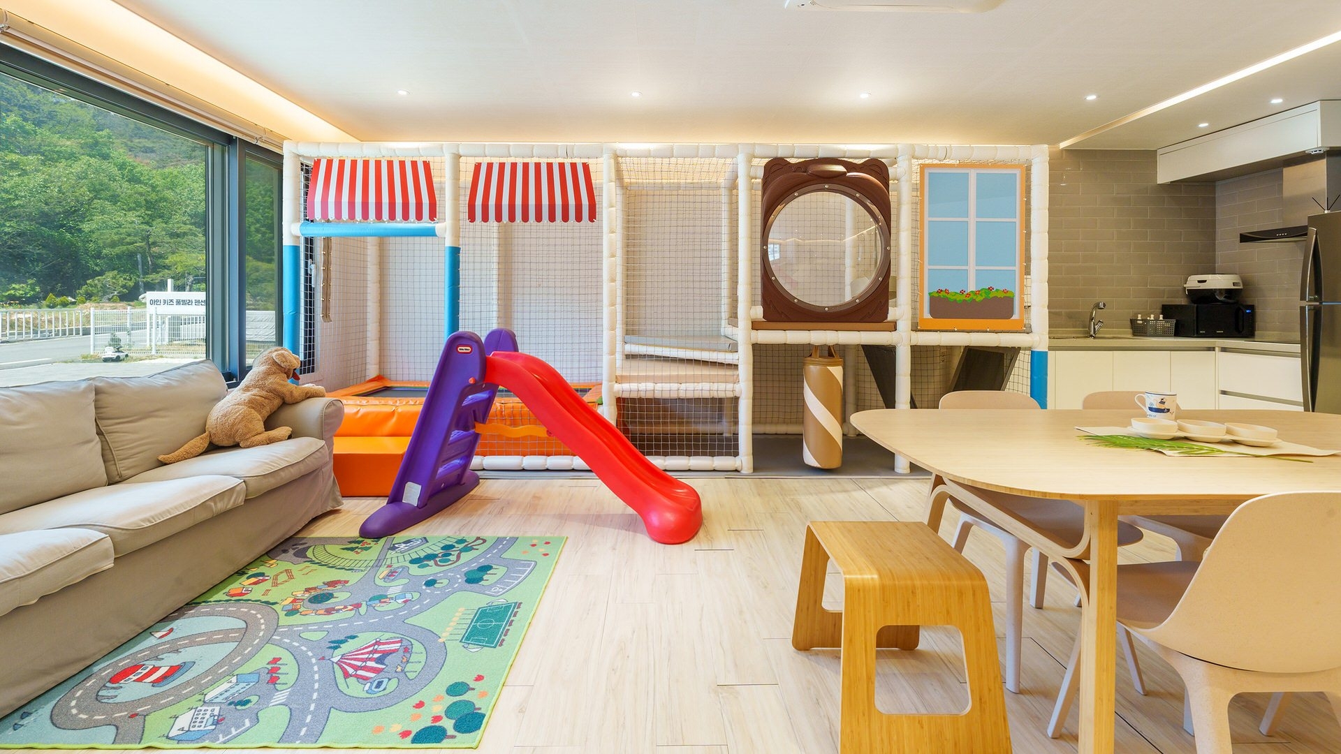 room detail thumbnail 0