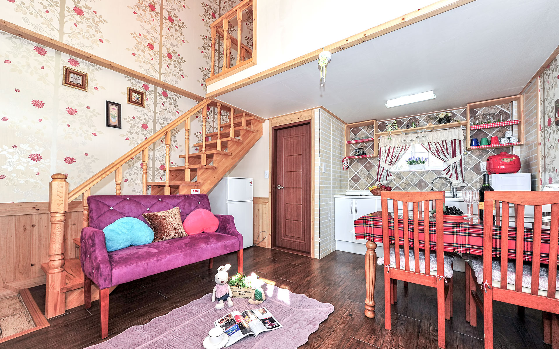 room detail thumbnail 2