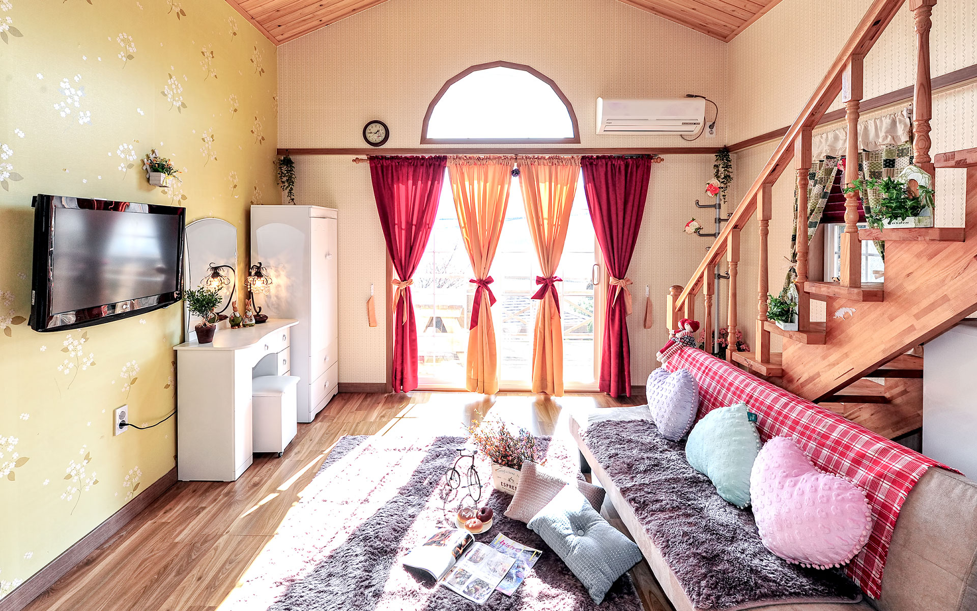 room detail thumbnail 1