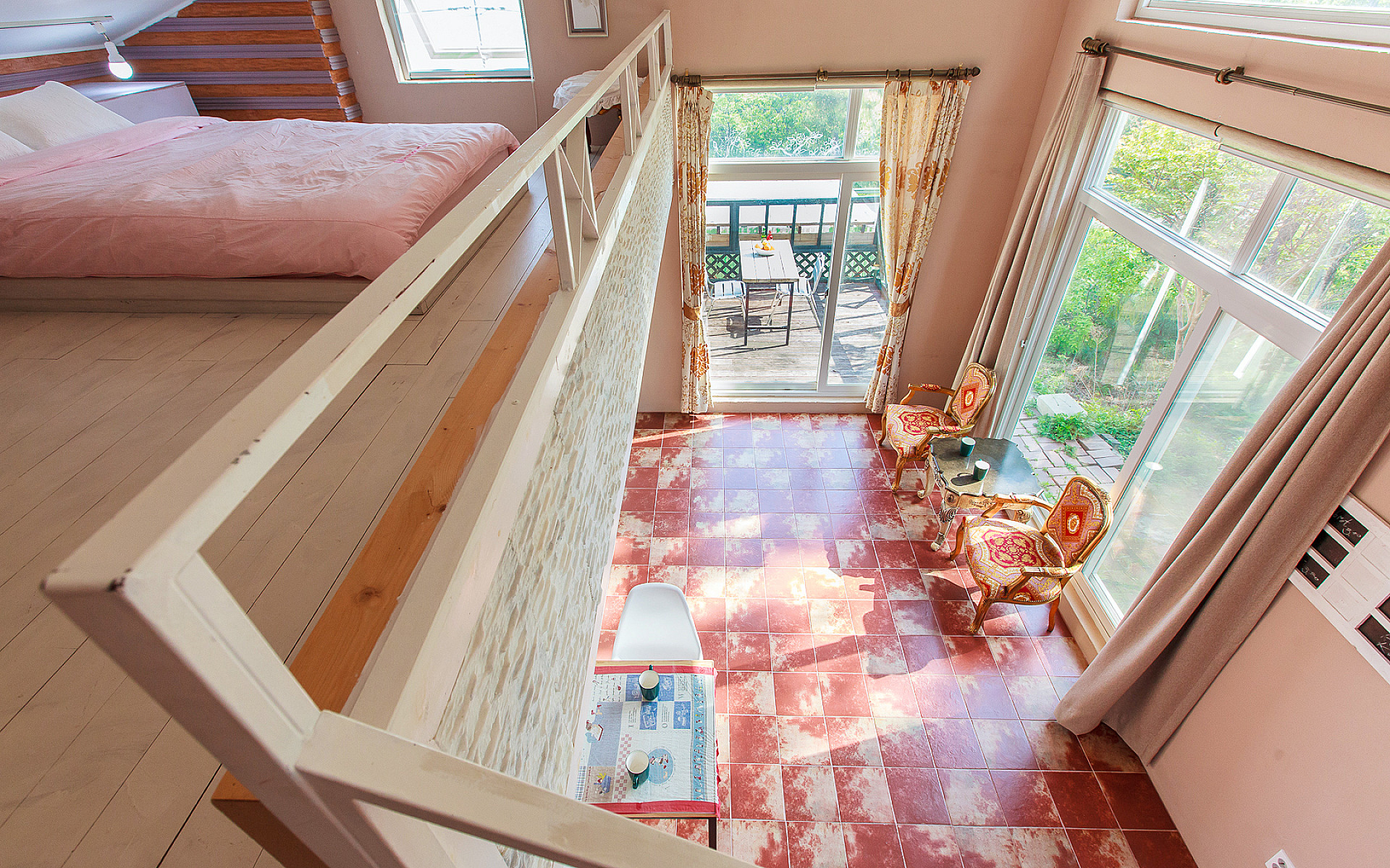 room detail thumbnail 2