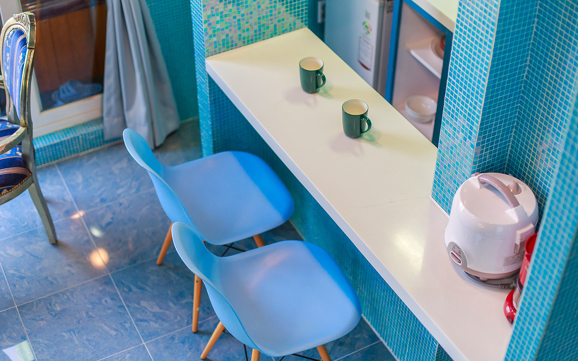 room detail thumbnail 2