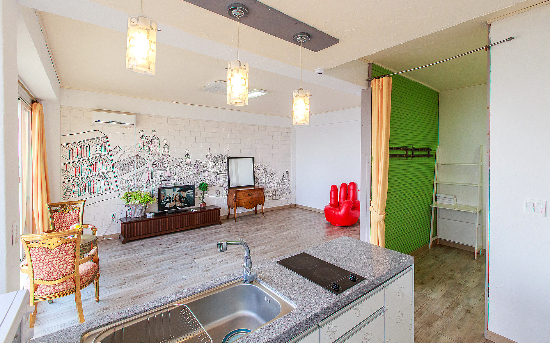 room detail thumbnail 0