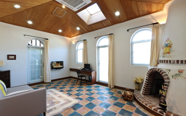 room detail thumbnail 0