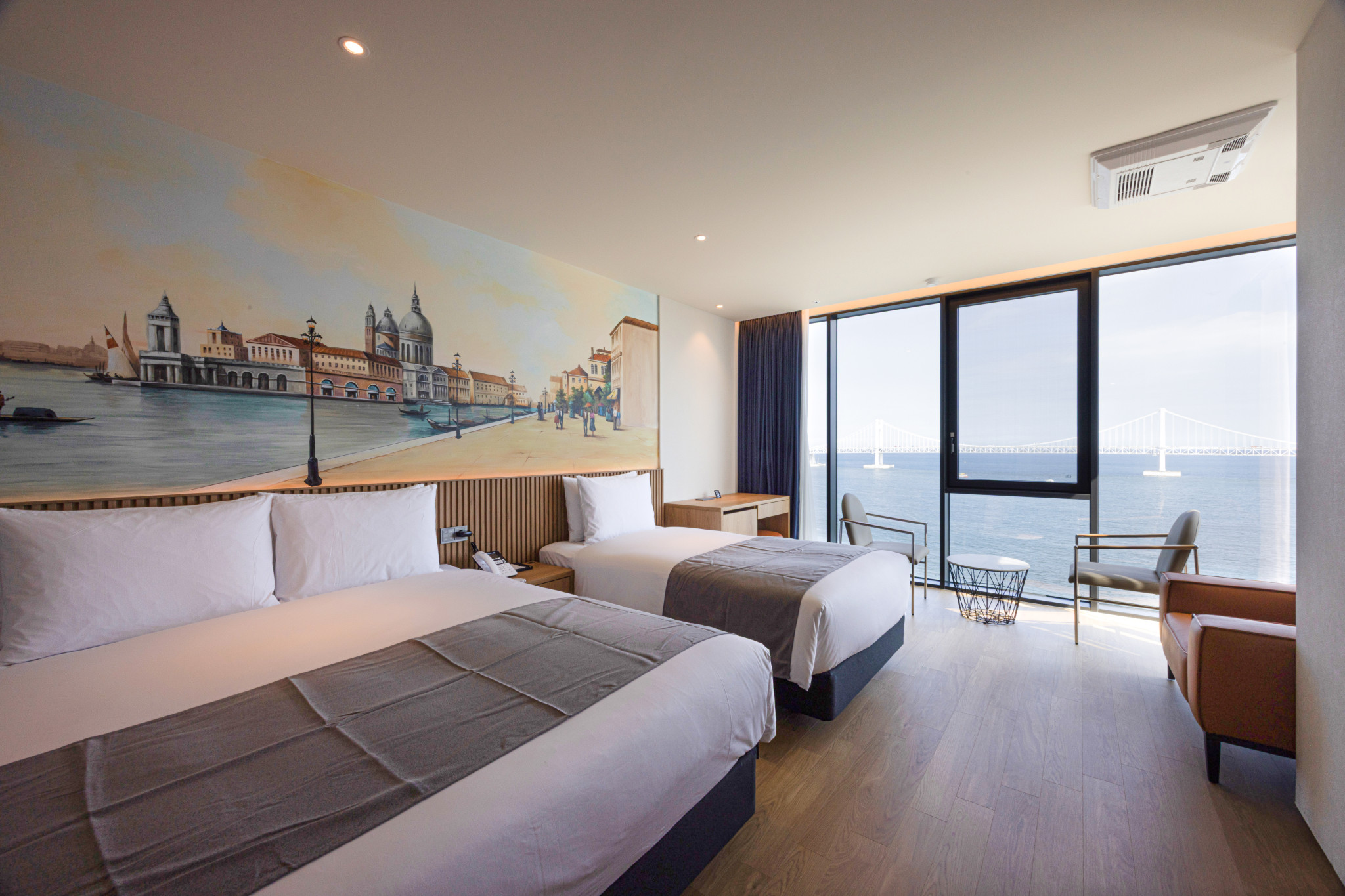 시그니처 트윈 - 파노라마 오션뷰(조식 2인 패키지)