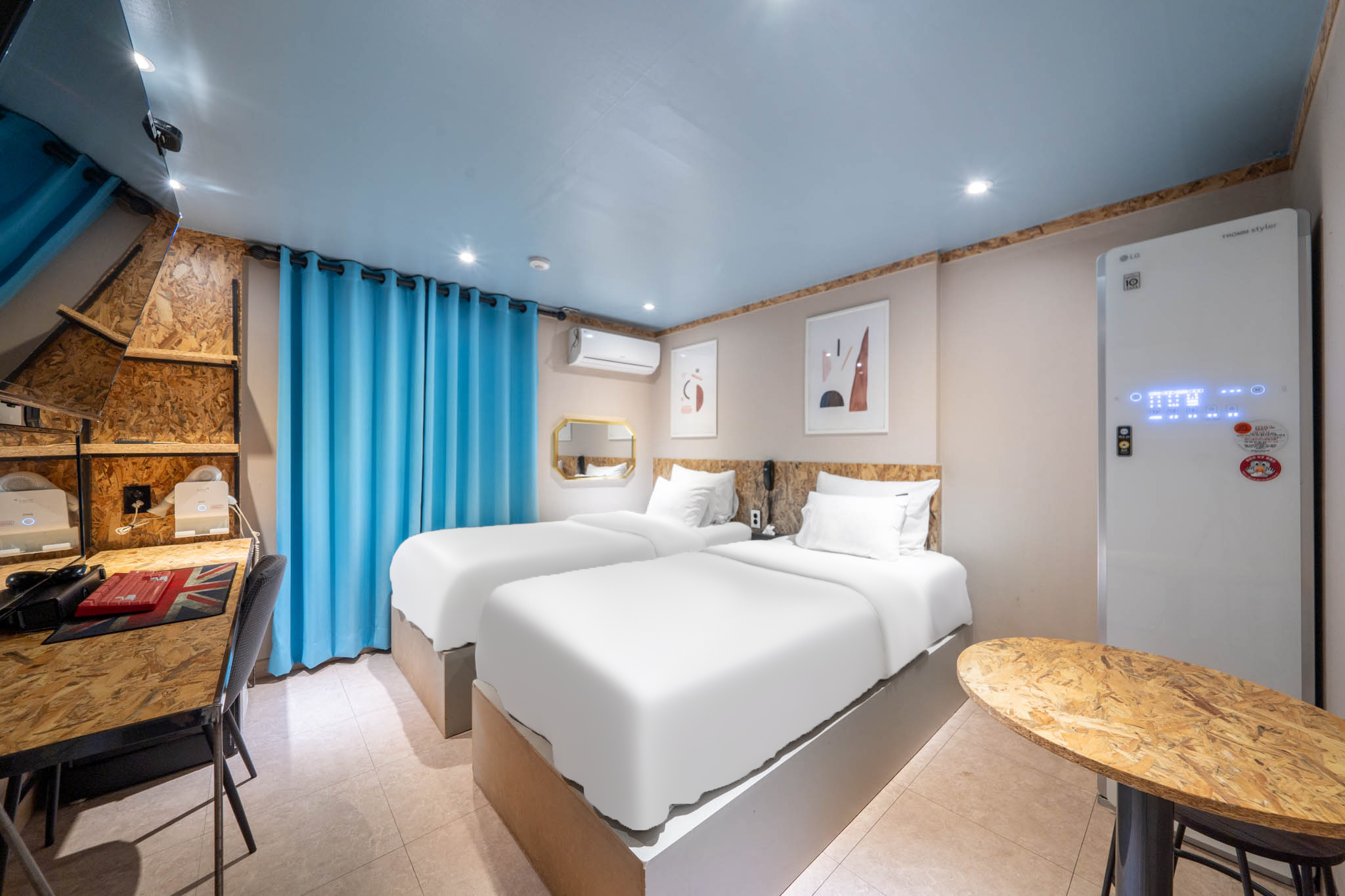 room detail thumbnail 0