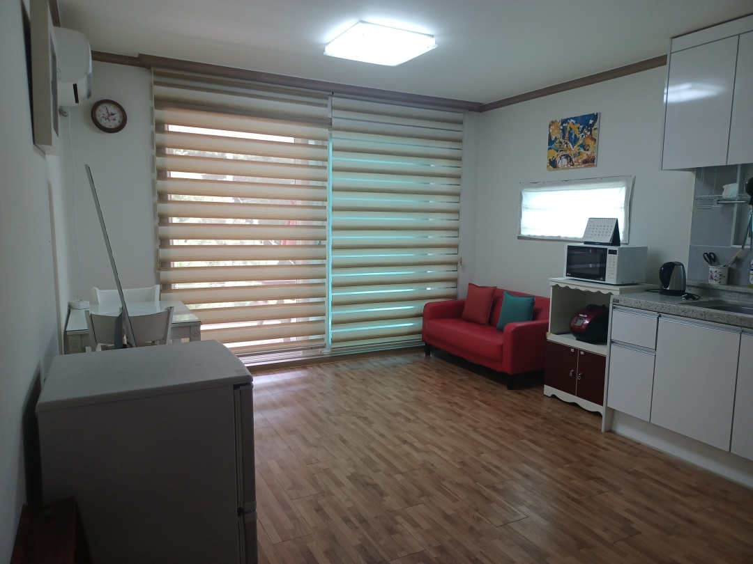 https://yaimg.yanolja.com/v5/2025/10/13/01/68ec587ba386d5.10113733.jpg