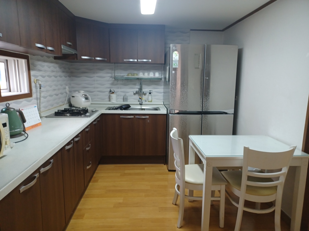 https://yaimg.yanolja.com/v5/2025/10/13/01/68ec595a1d0099.93439386.jpg