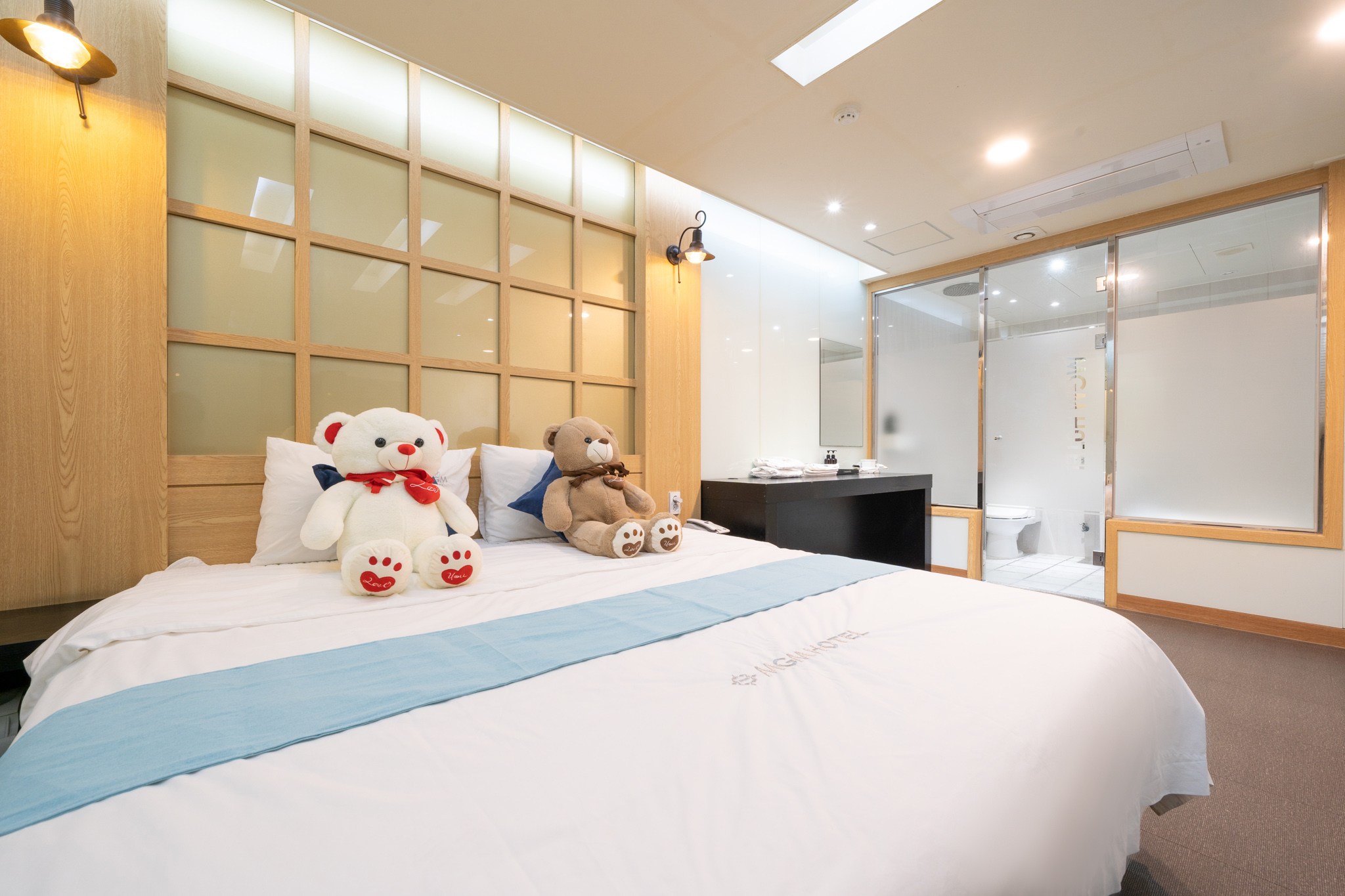 디럭스 *주차가능*(2인기준/랜덤배정/간편조식 제공, OTT 개인계정이용가능)