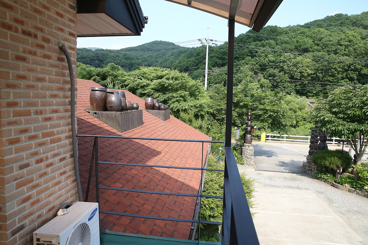 https://yaimg.yanolja.com/v5/2025/10/13/06/68ec9edd2e2c62.08317243.jpg