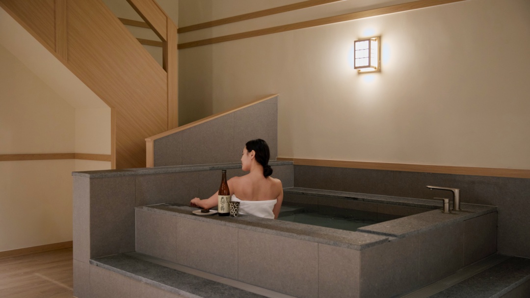 코스모스 듀플렉스 A(복층,조적욕조,Q침대2개,옷장,테이블,화장실2)(샤워실2,쇼파,행거,테라스,야외제트스파,썬베드2,스탠바이미,빔,간이테이블)