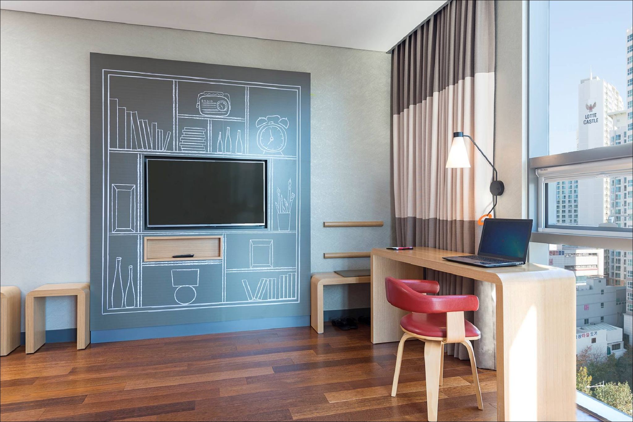 room detail thumbnail 1