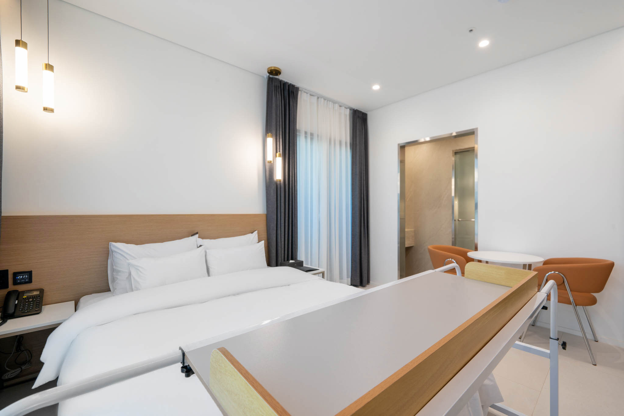 room detail thumbnail 1