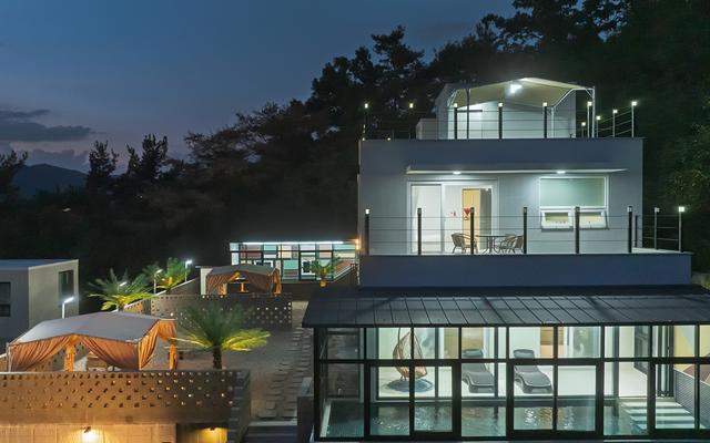 청도 로운스테이풀빌라