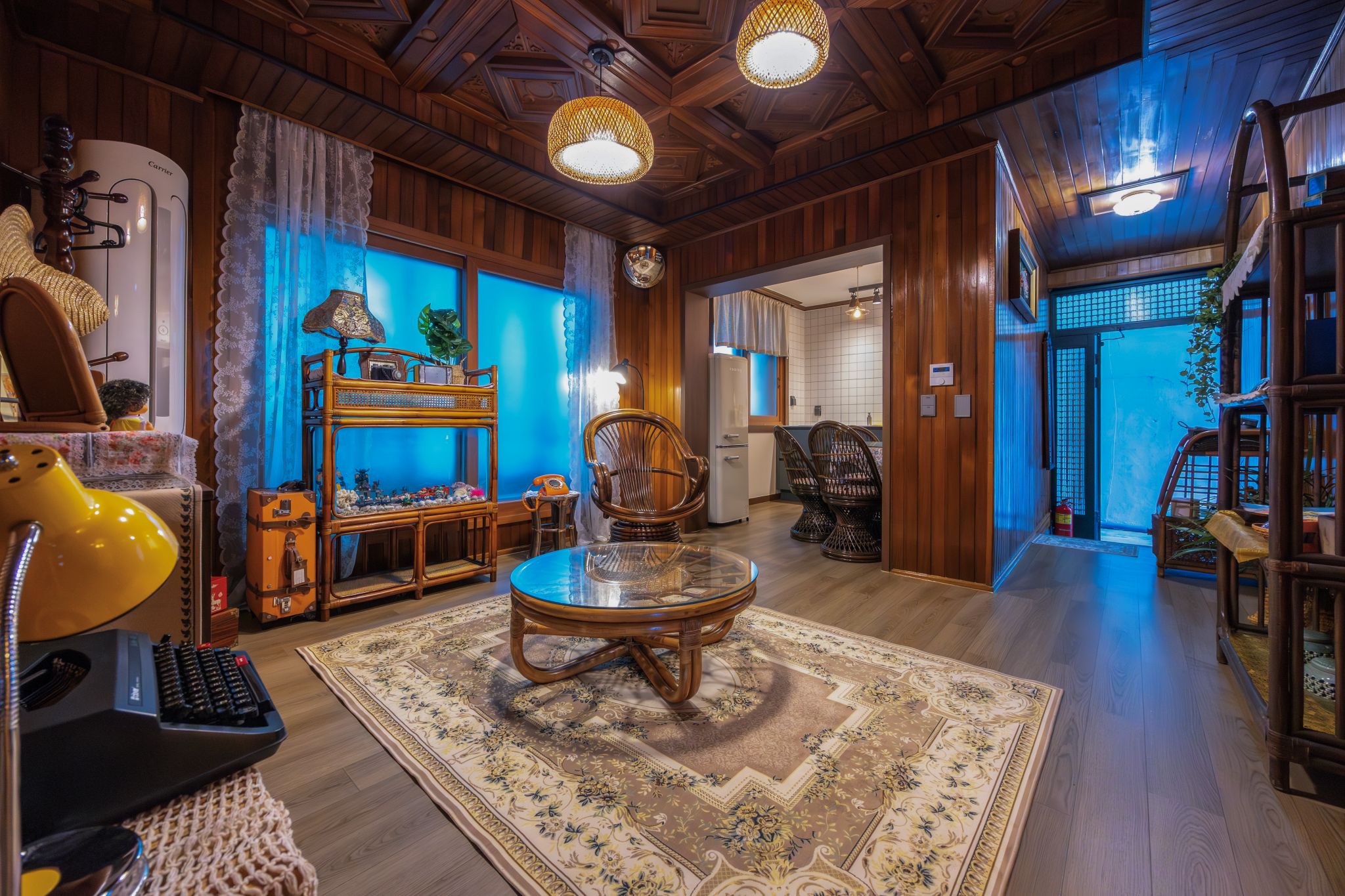room detail thumbnail 2