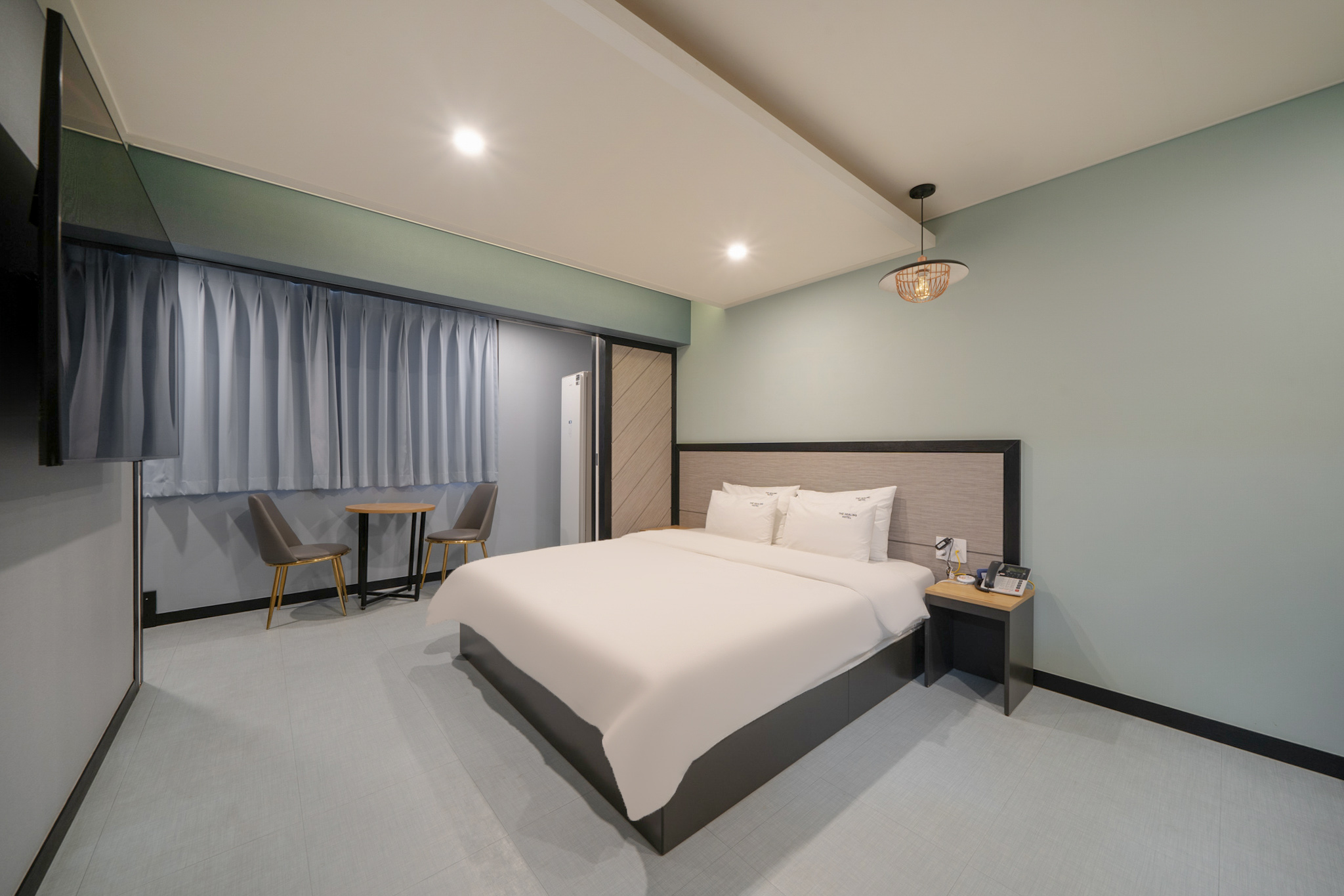 프리미어(70인치 스마트tv,6종 ott사용)(올인원컴퓨터,에어드레서,셀프세탁,조식무료,스타일러)