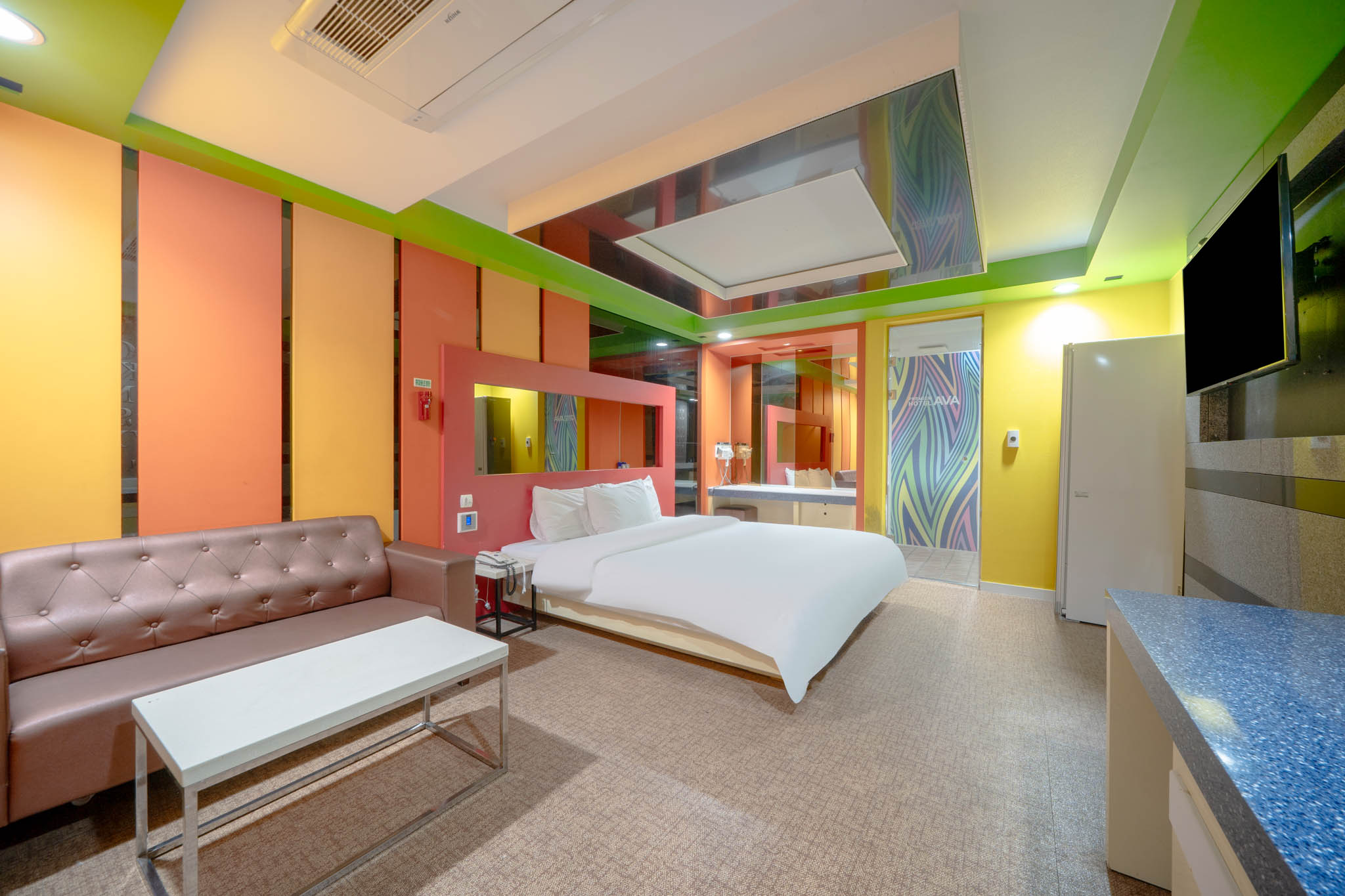 room detail thumbnail 0