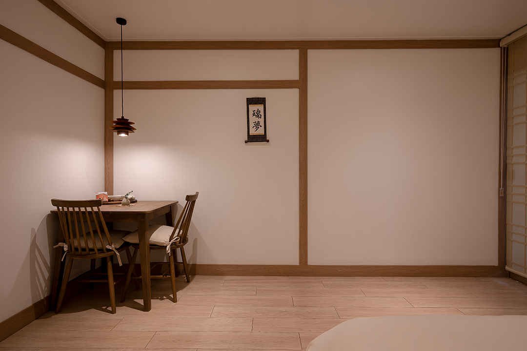 type 구름 203호(구름처럼 이 곳에서의 머뭄이 즐거움과 웃음으로 피어나길)