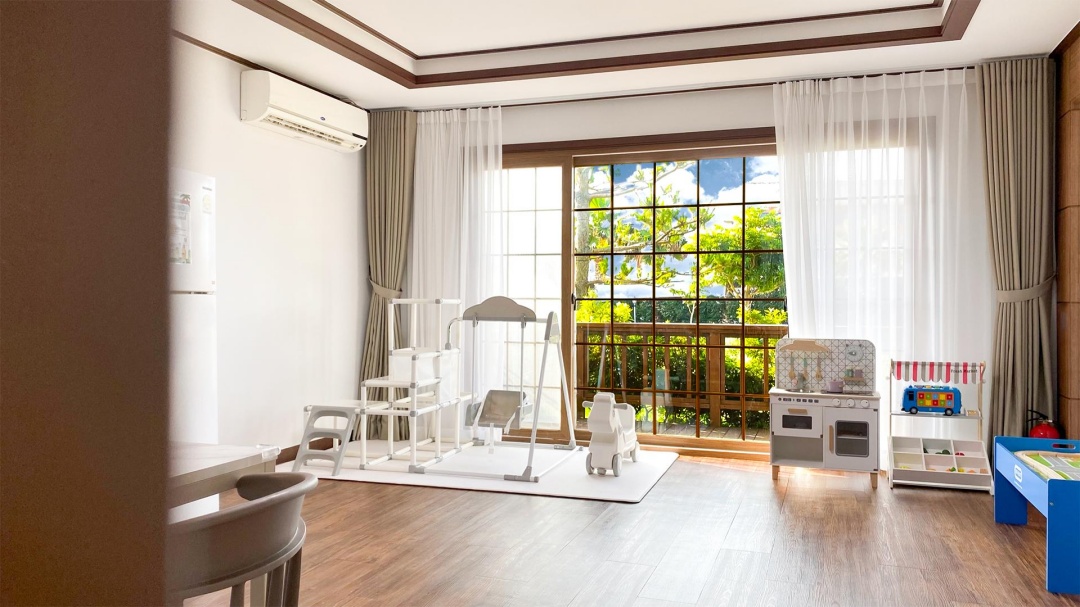 room detail thumbnail 1