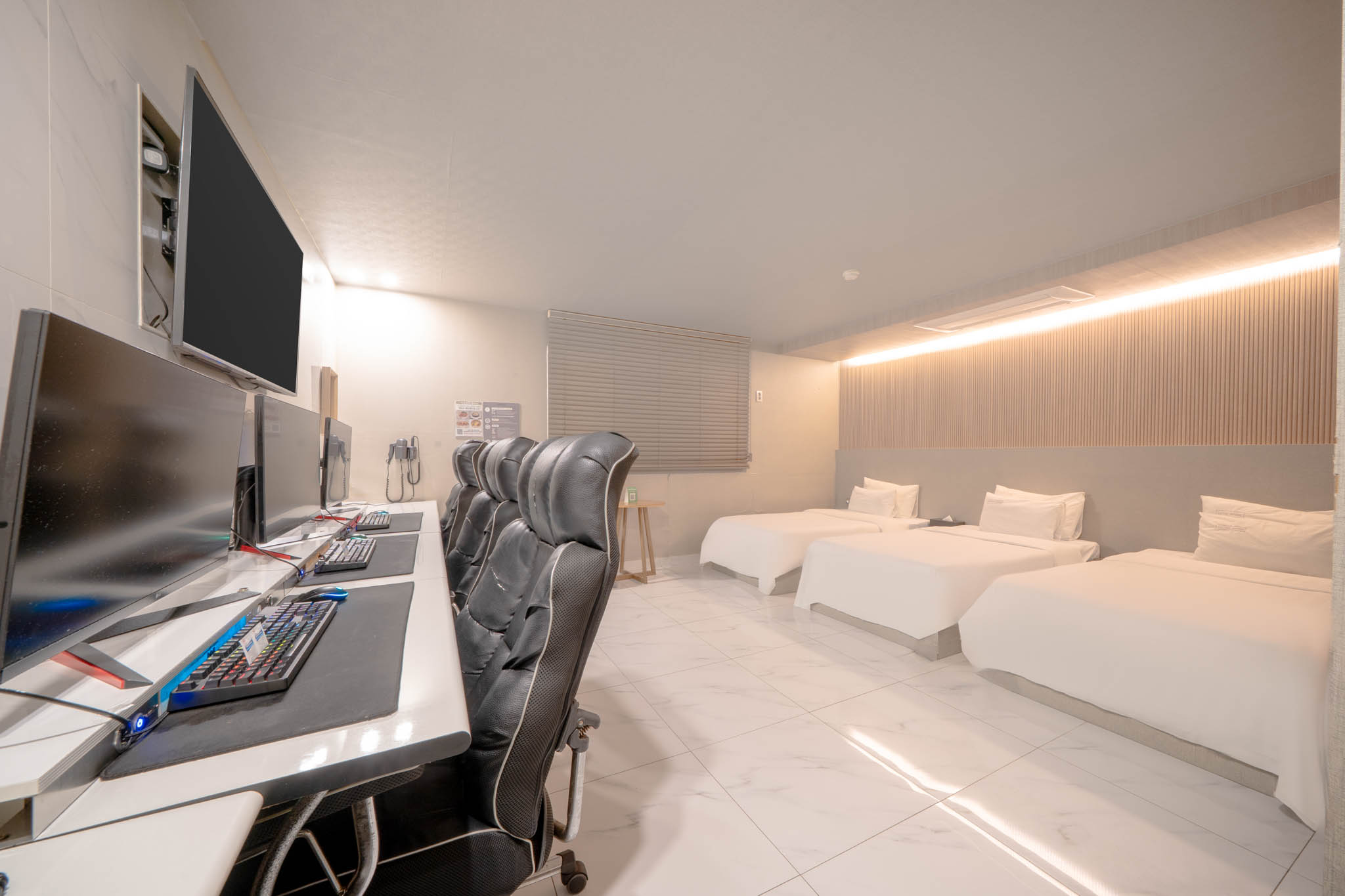 3인실-도보특가(흡연가능, 3PC, RTX3060)