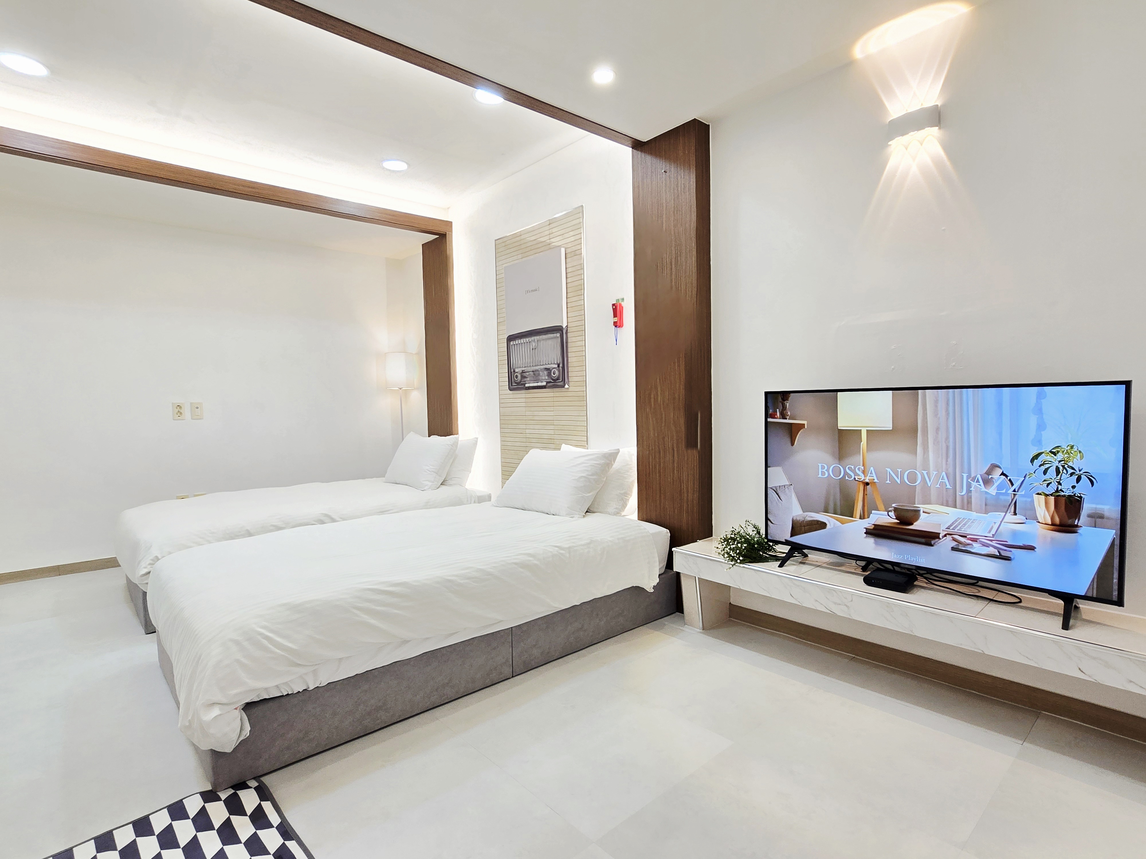 포트애비뉴 패밀리룸 203호(가족과 친구  학회세미나로 오시는 분들을 위한  투룸 3베드 패일리룸  )