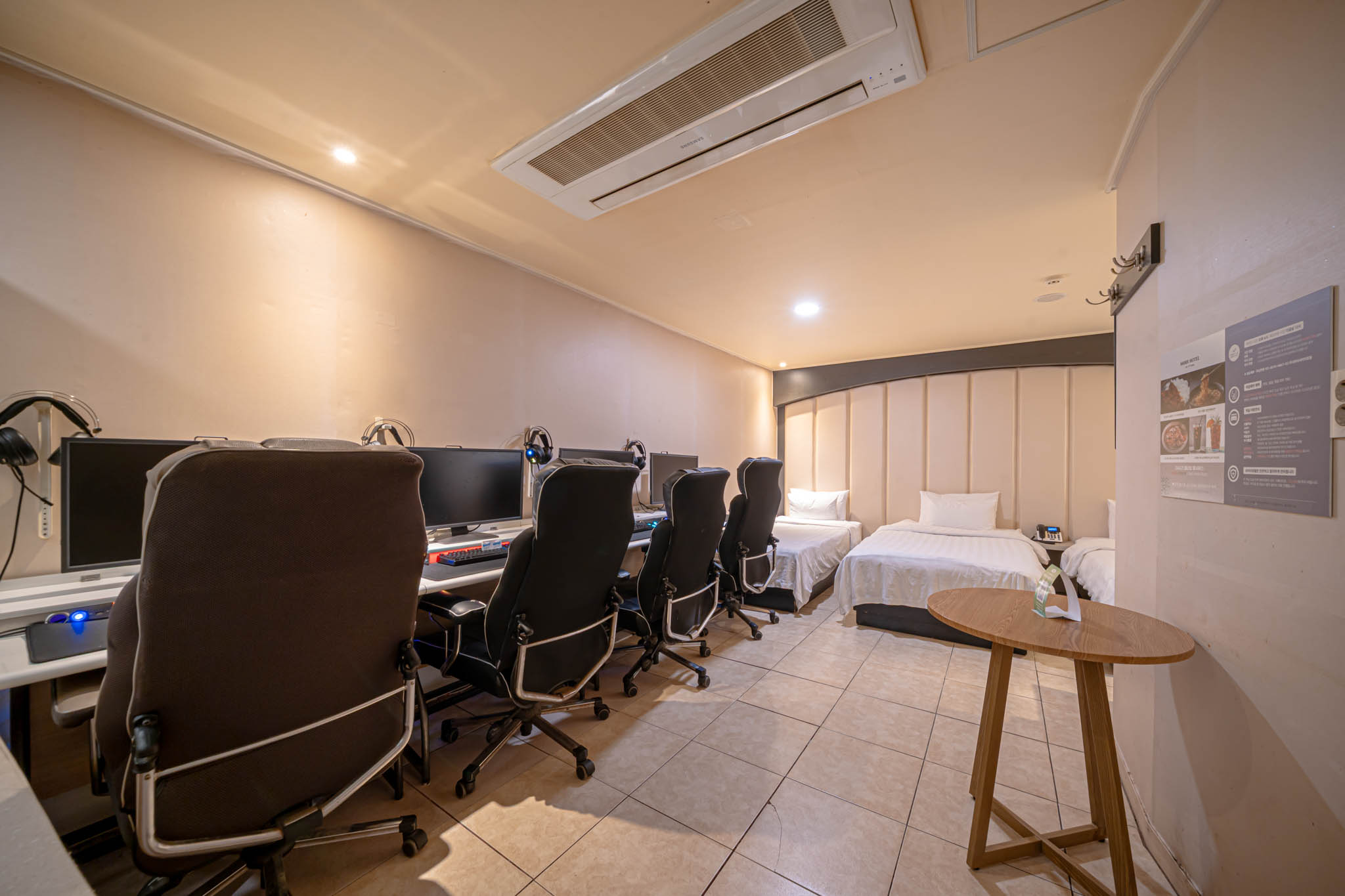 room detail thumbnail 2
