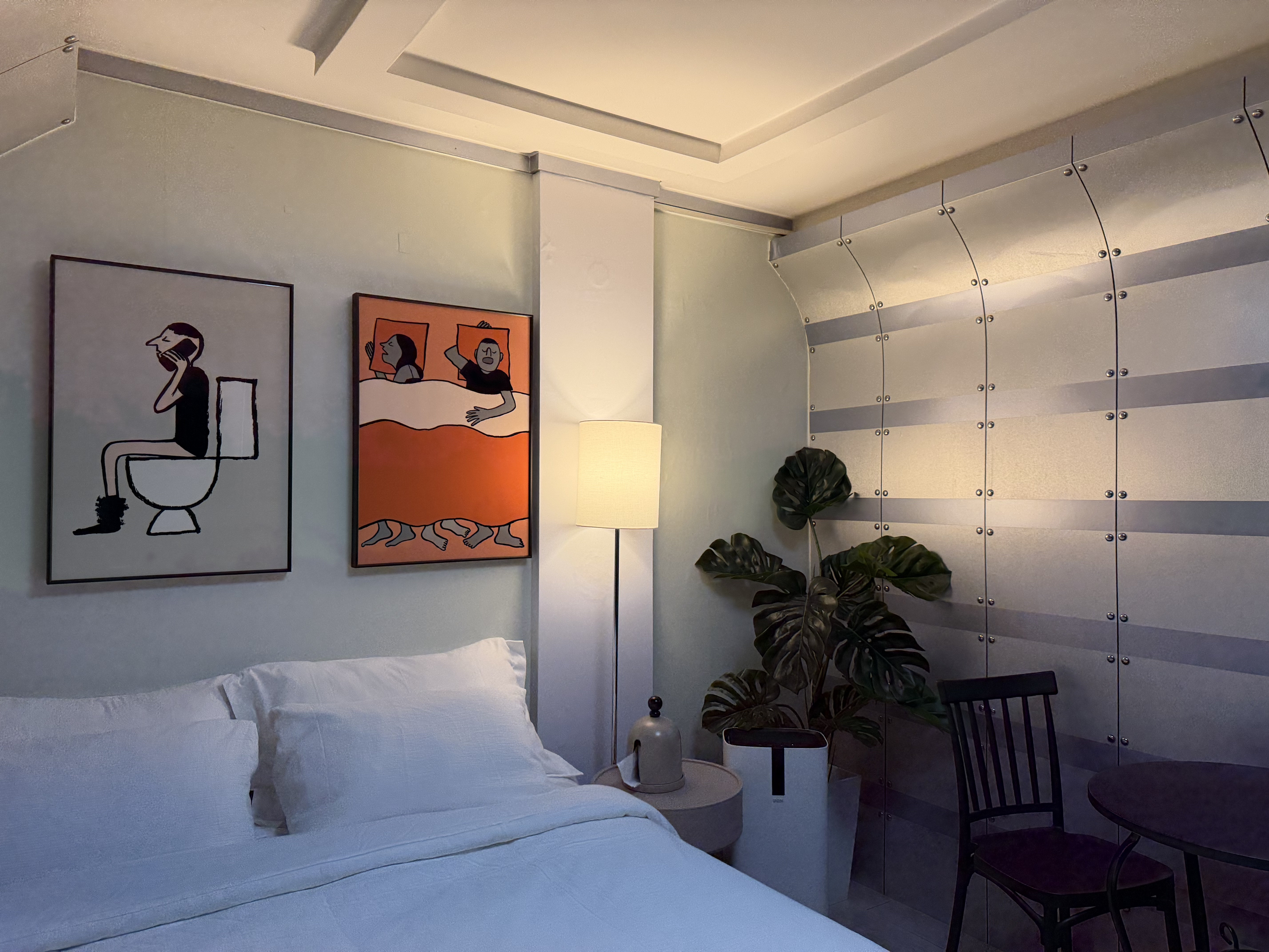 room detail thumbnail 2