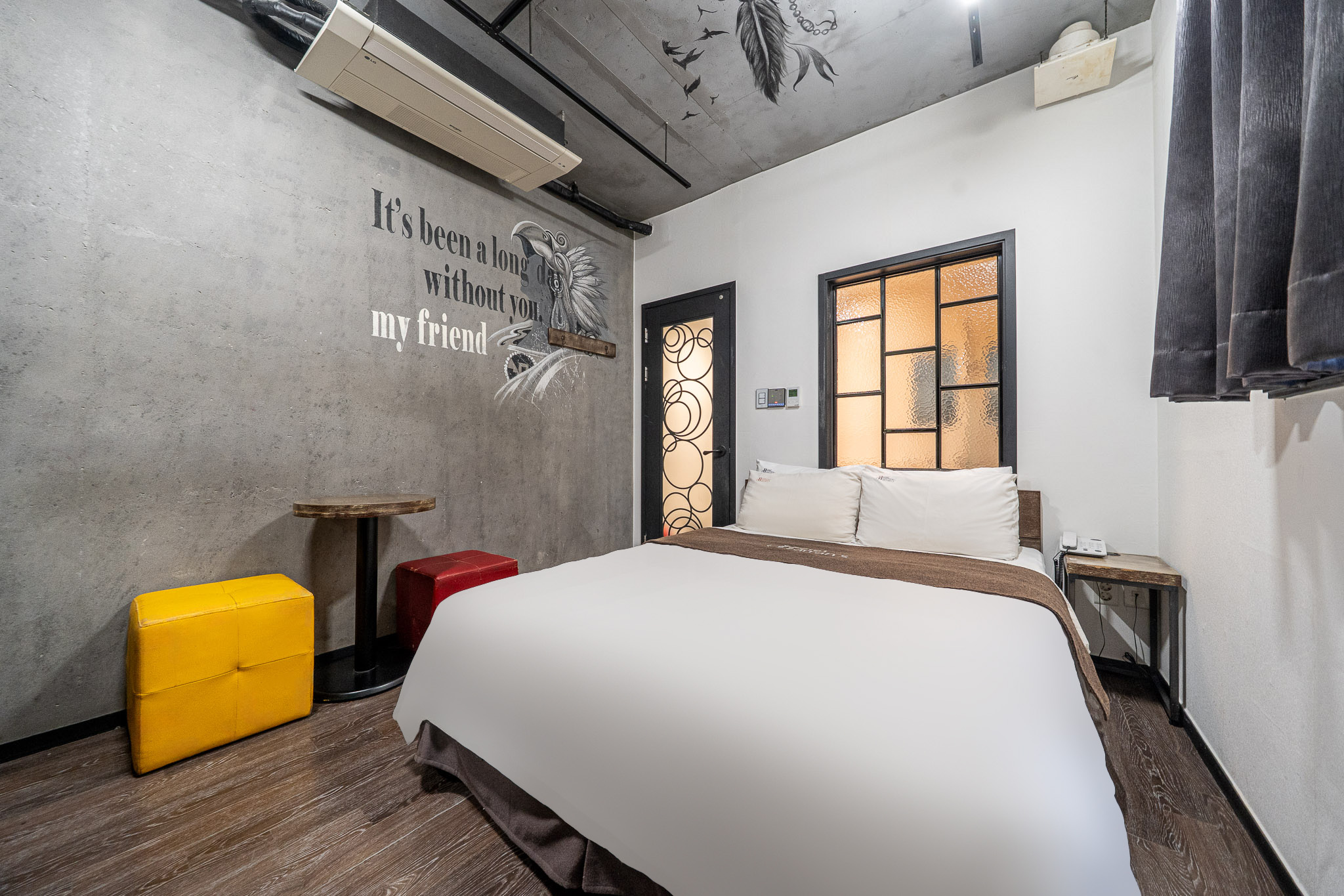 room detail thumbnail 0