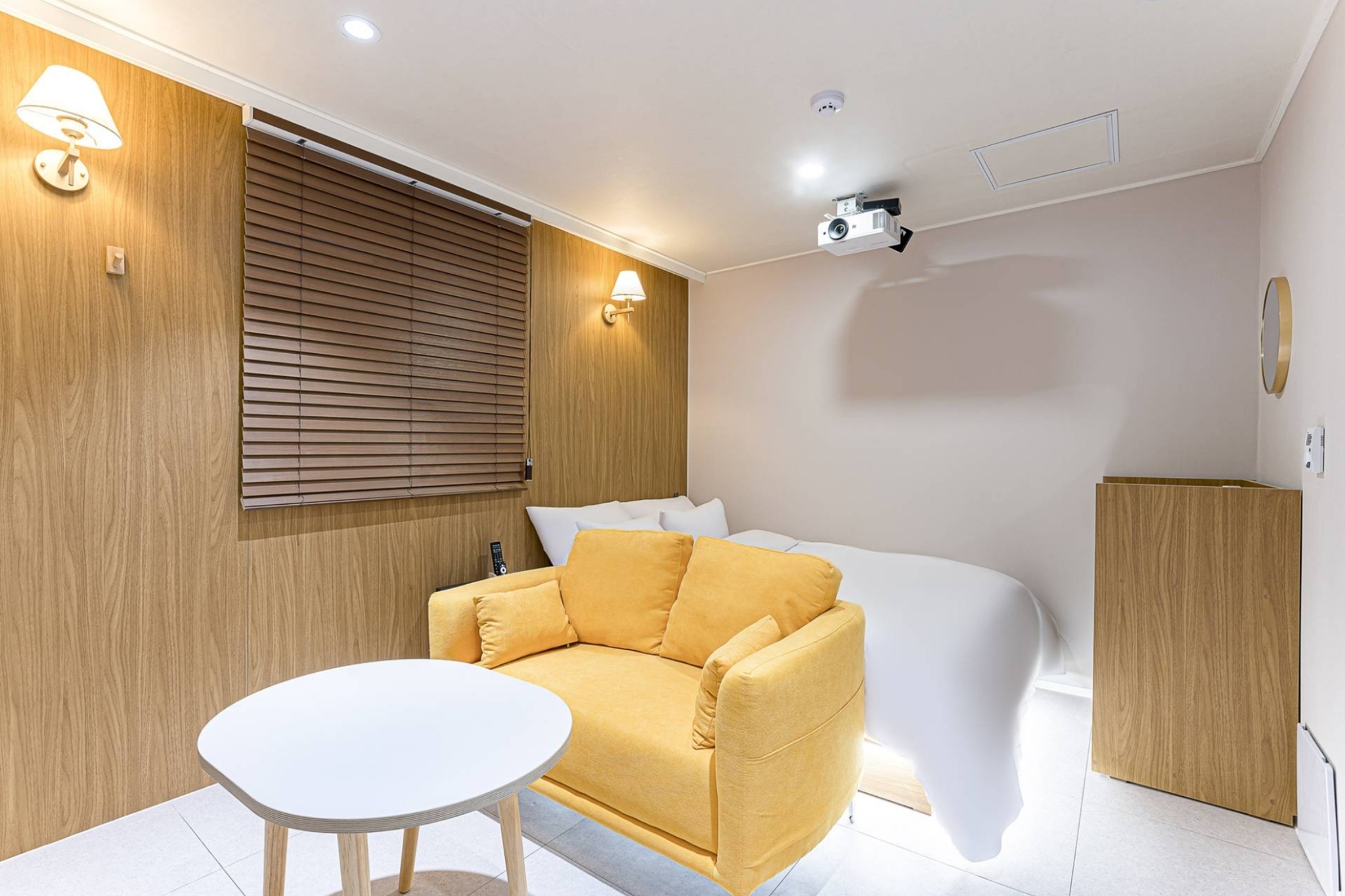 room detail thumbnail 0