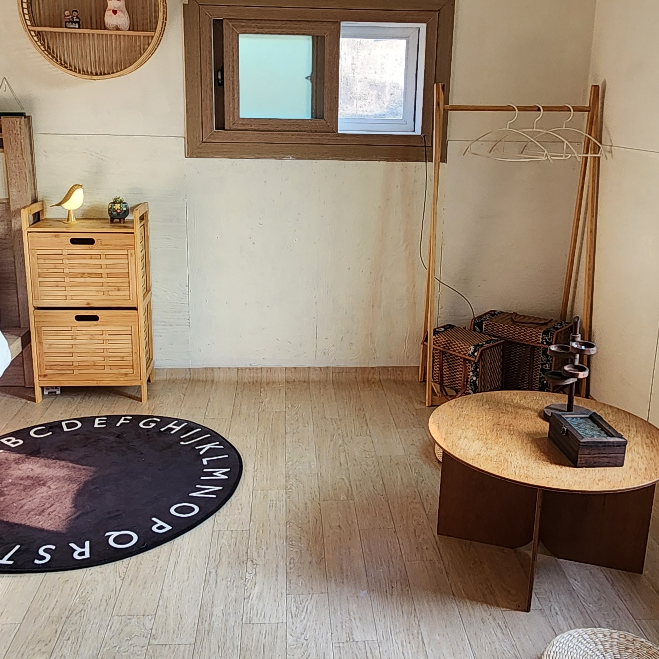 room detail thumbnail 1