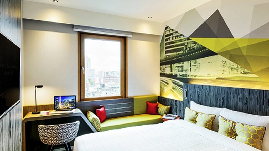 room detail thumbnail 1