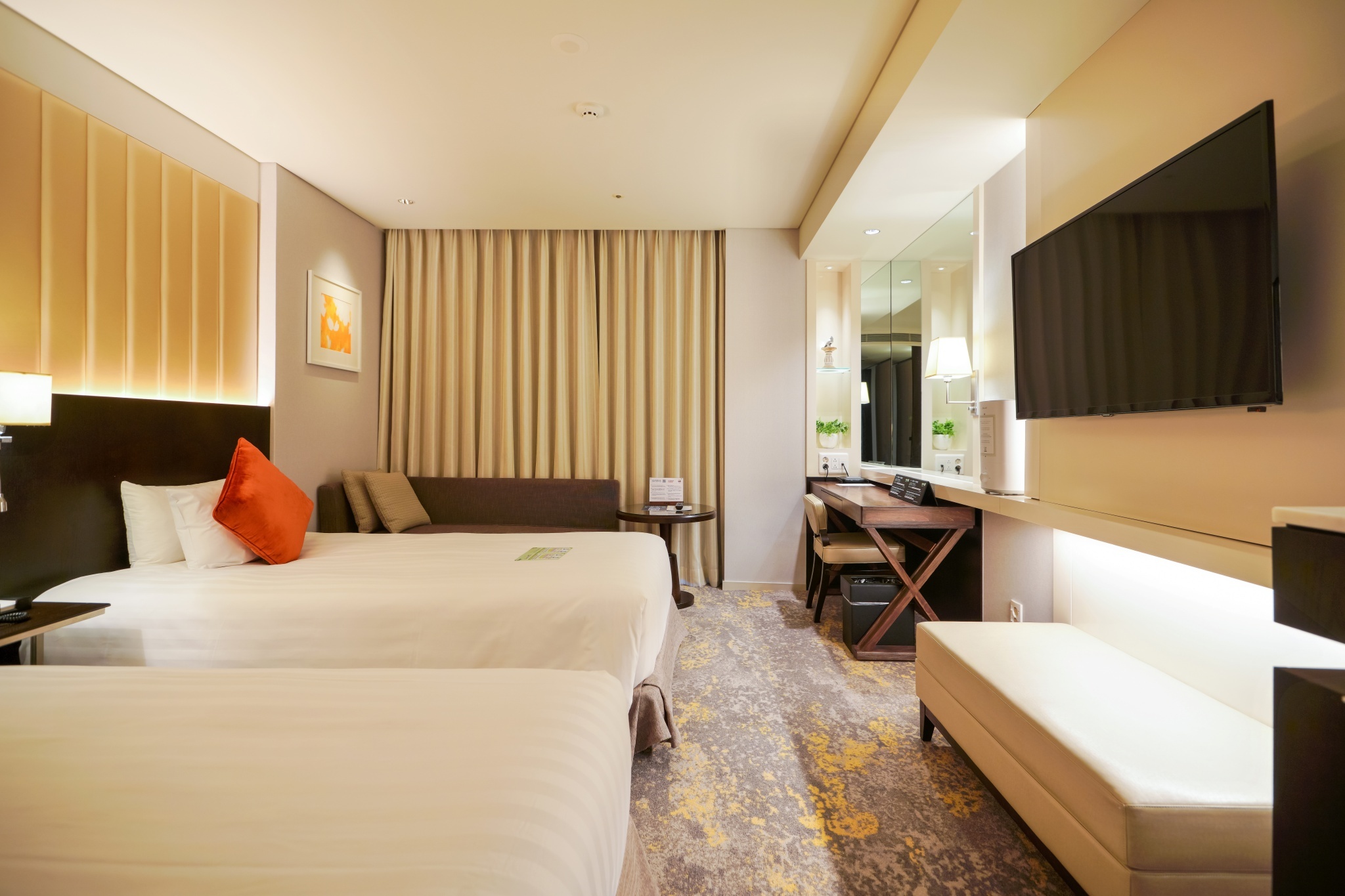 room detail thumbnail 2