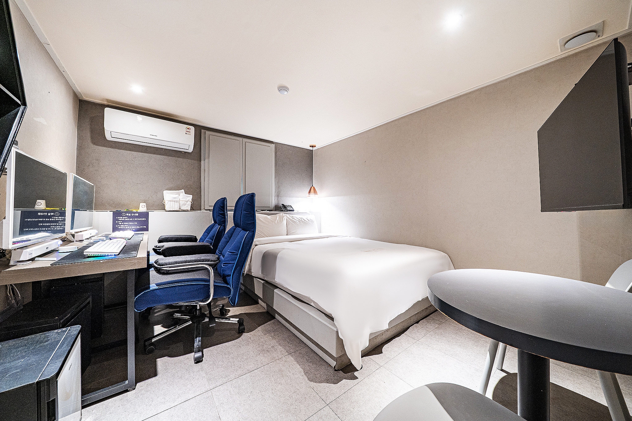 room detail thumbnail 0