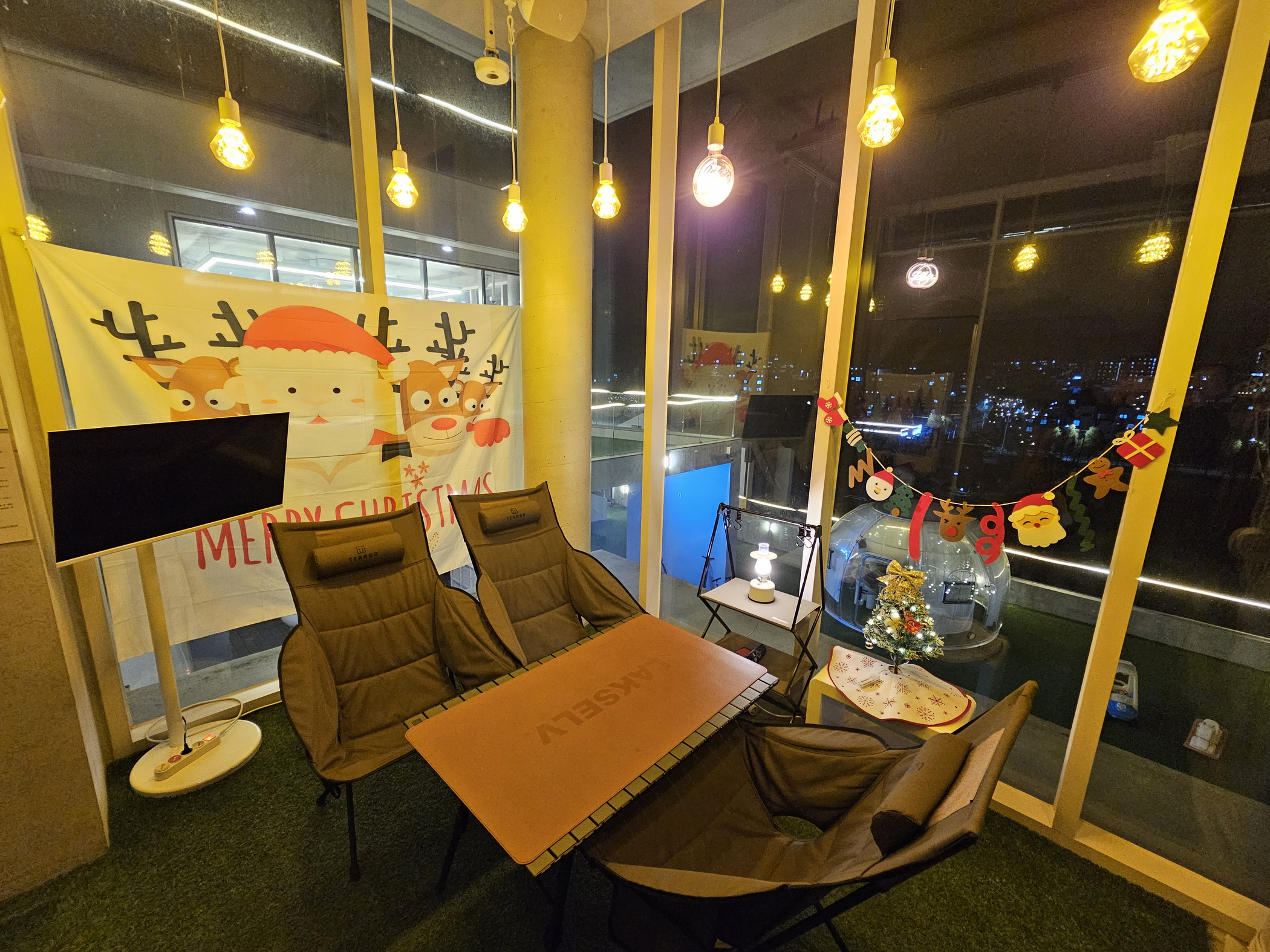 room detail thumbnail 2