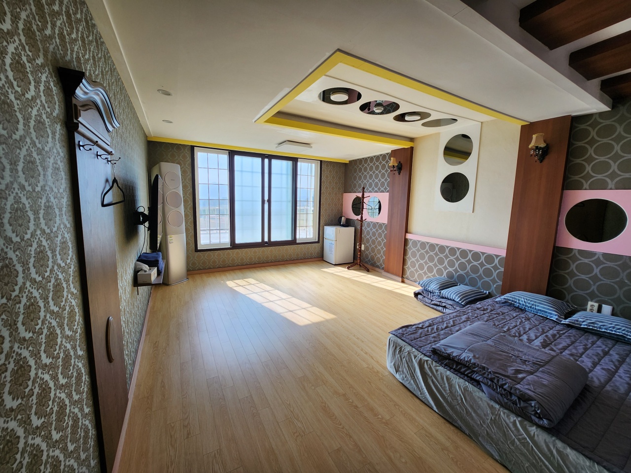 room detail thumbnail 0