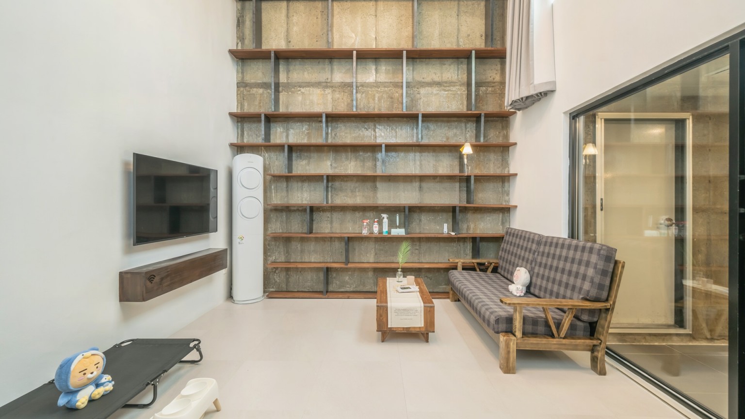 room detail thumbnail 1