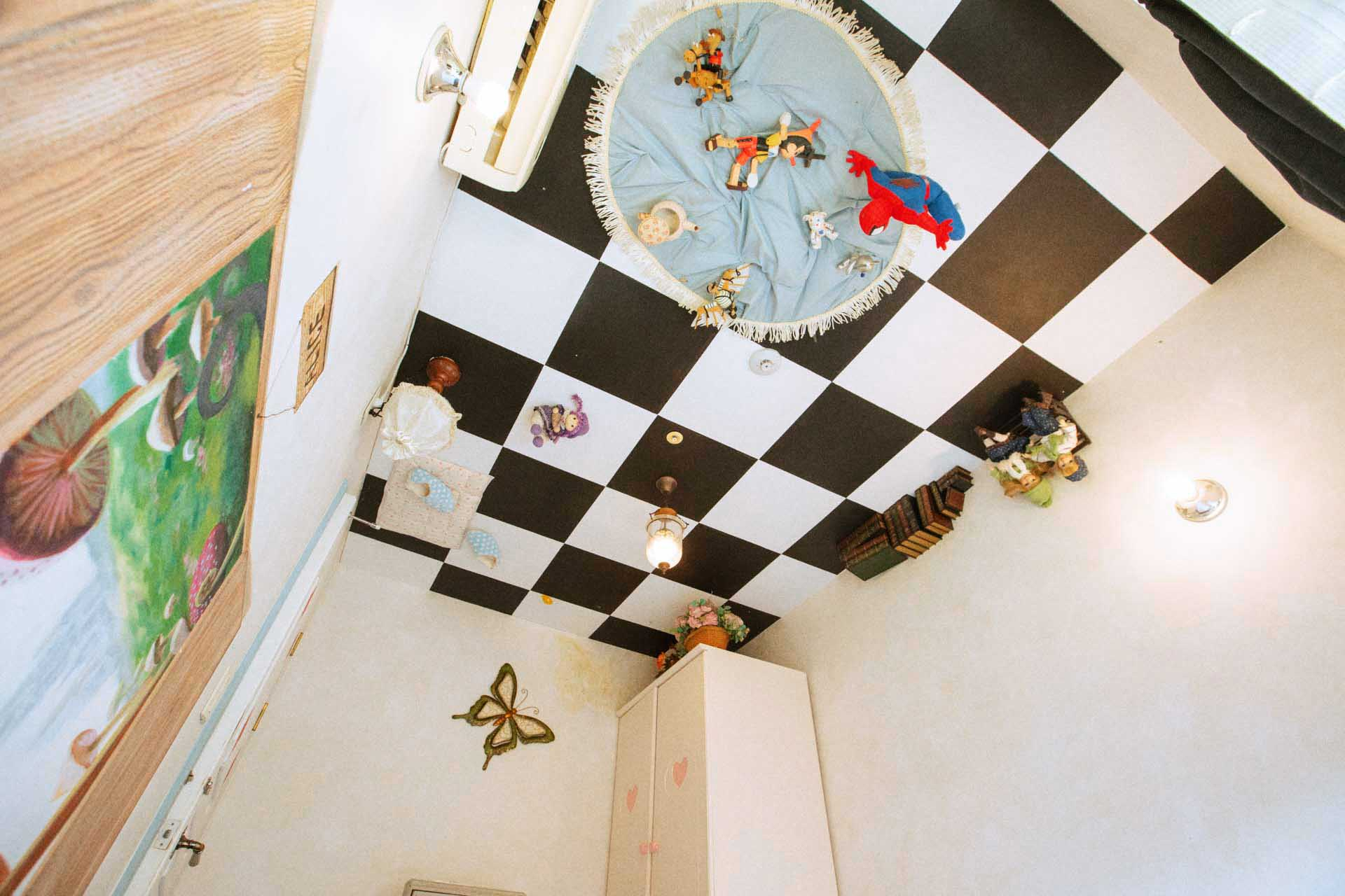 room detail thumbnail 2