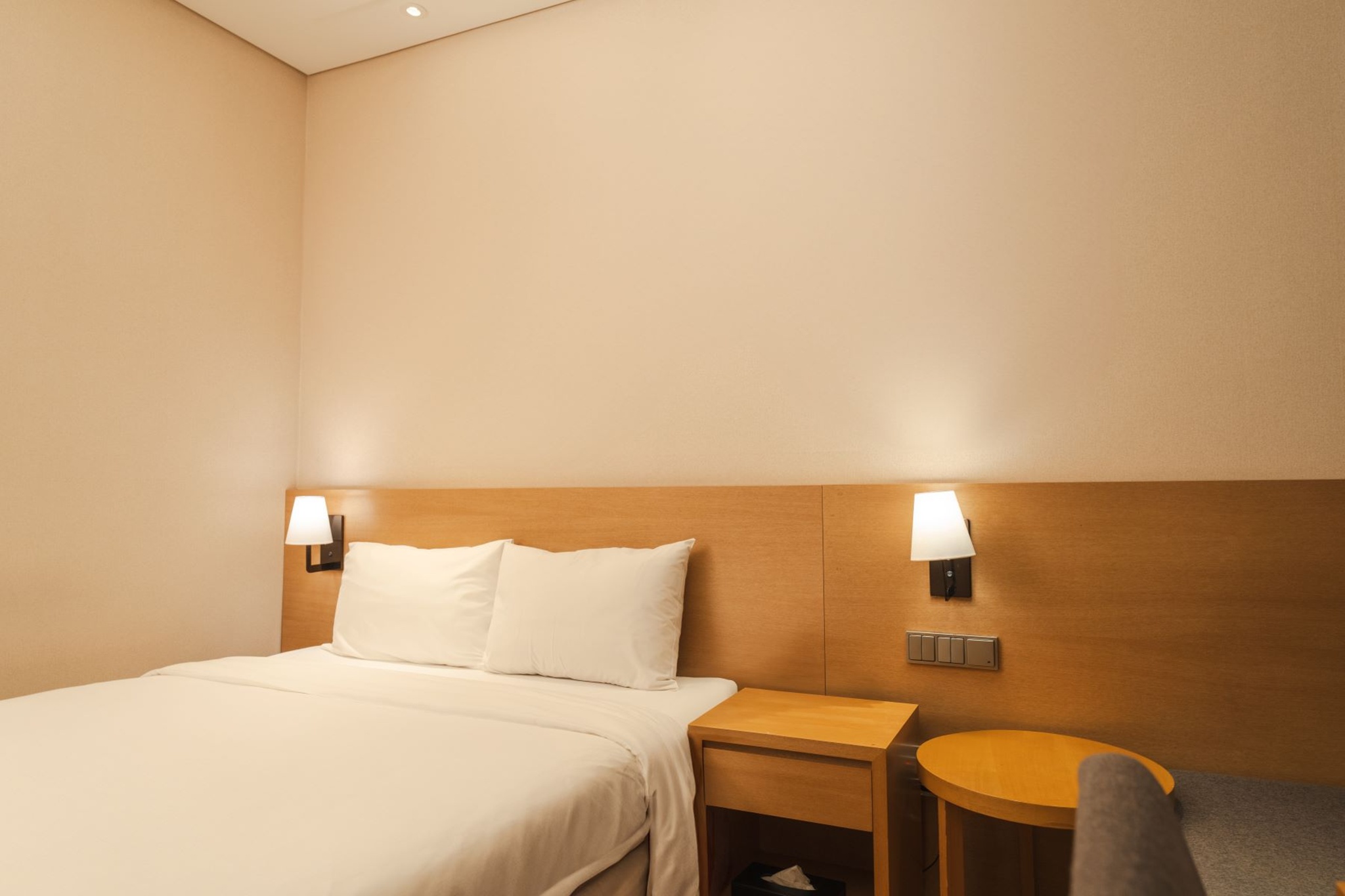 스튜디오 더블-창문없음(저층 배정)