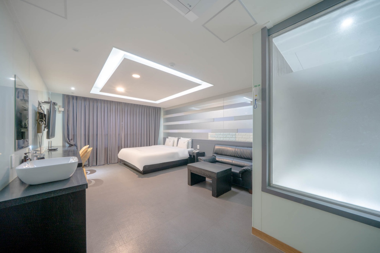 스위트 *주차가능*(2인기준/랜덤배정/간편조식 제공, OTT 개인계정이용가능)