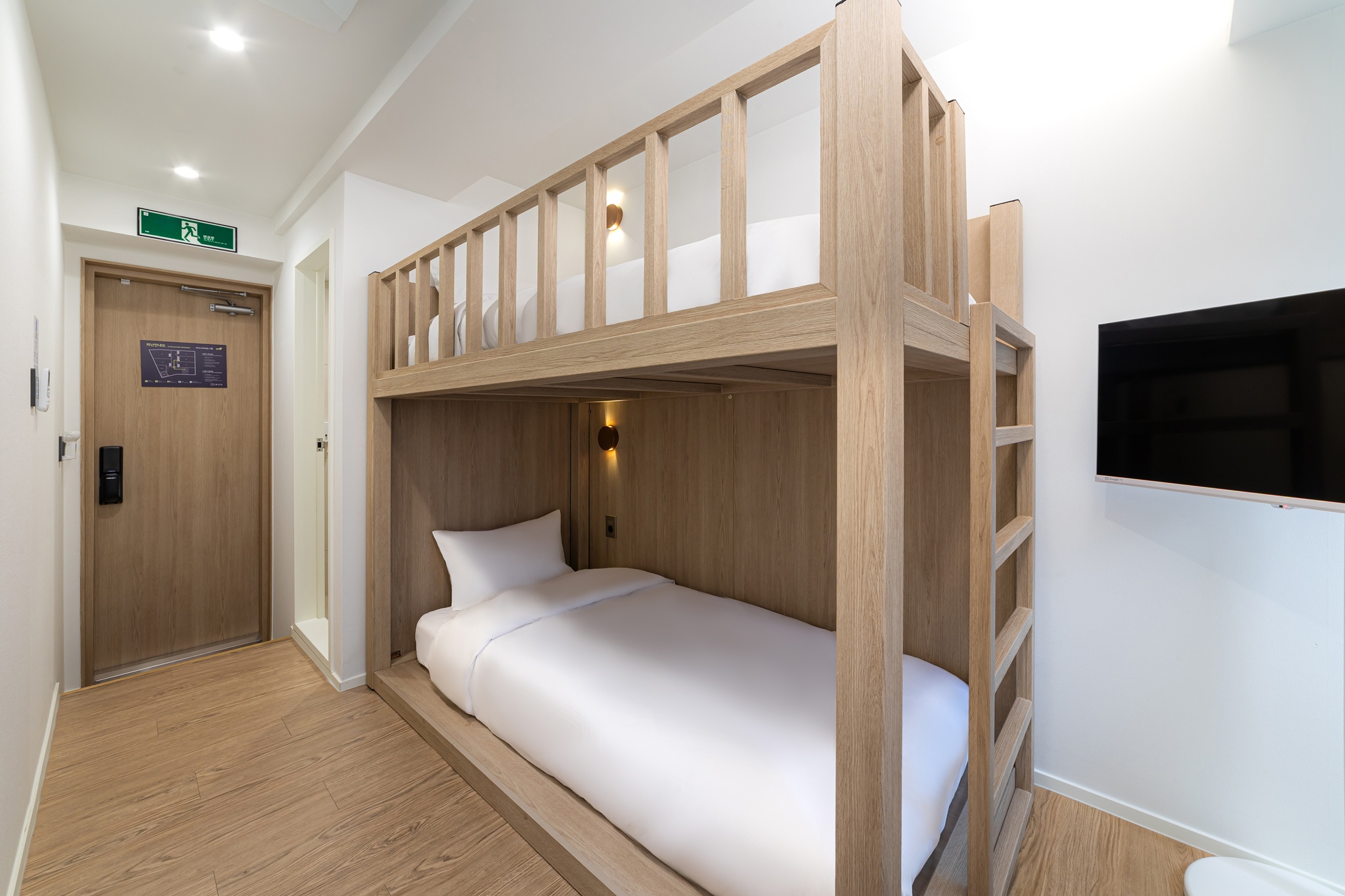 room detail thumbnail 2