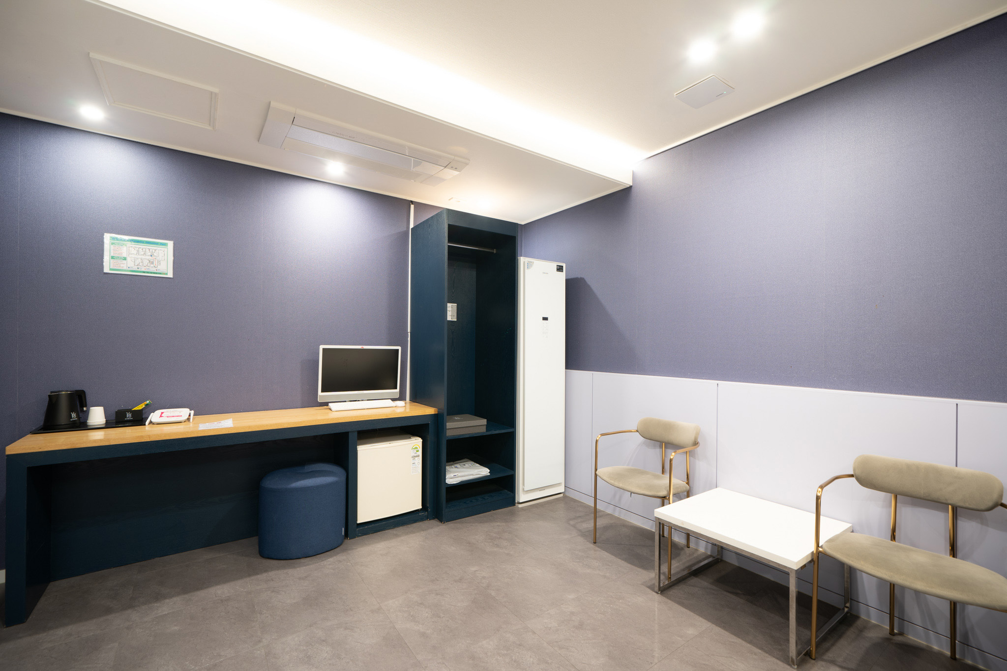 room detail thumbnail 2