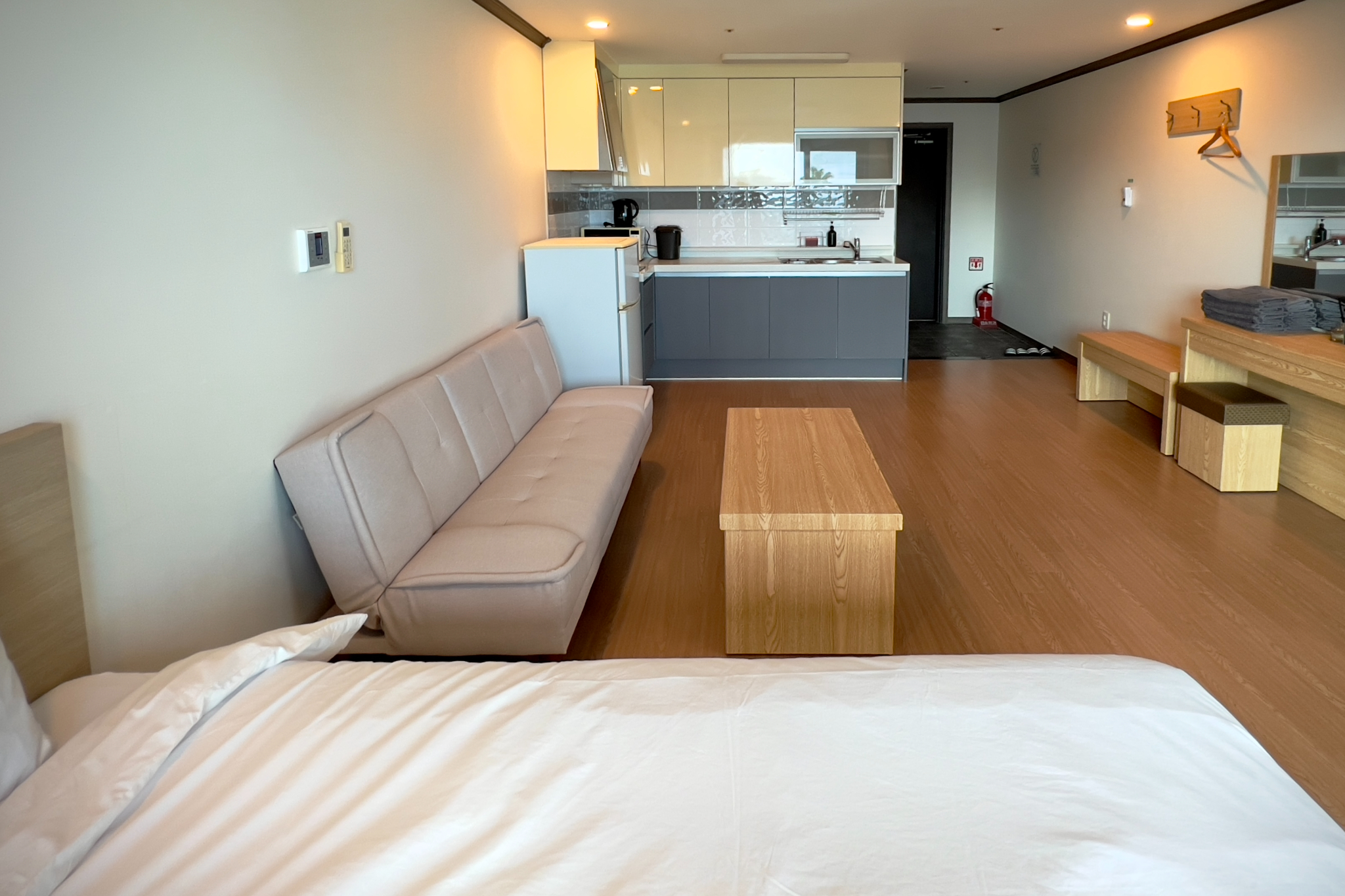 트윈룸 (랜덤배정)(최대 4인 숙박 및 취사가능)