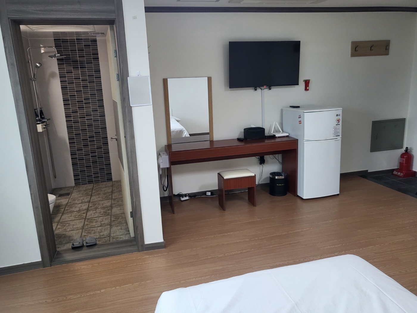 디럭스B형 룸 (랜덤배정)(최대 4인 숙박 가능/취사불가,취식가능)