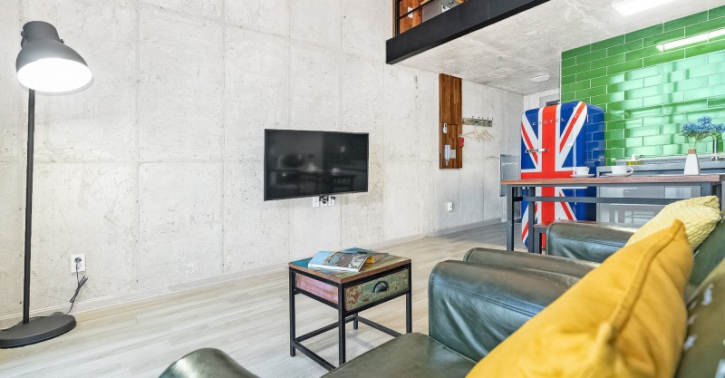 room detail thumbnail 2