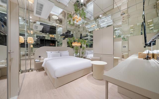 신촌 가을 호텔