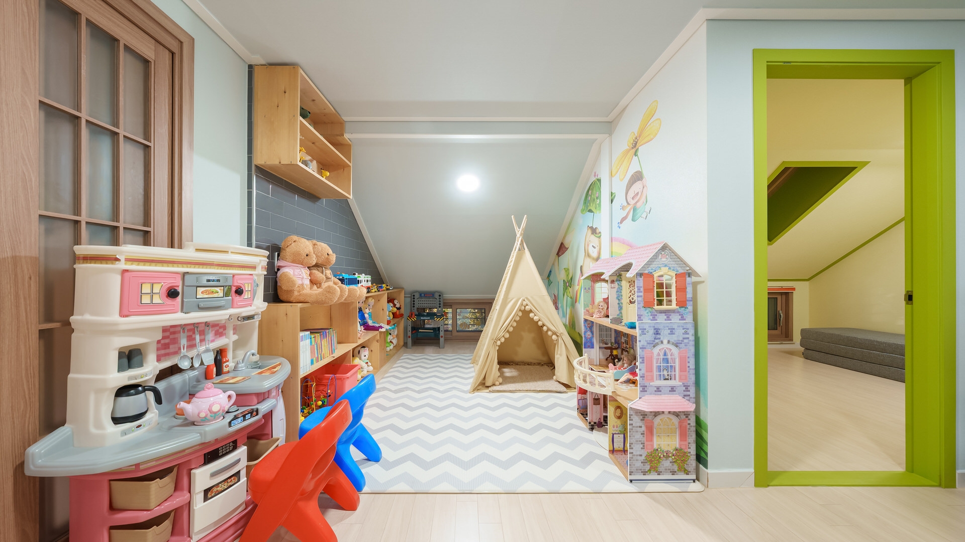 room detail thumbnail 0